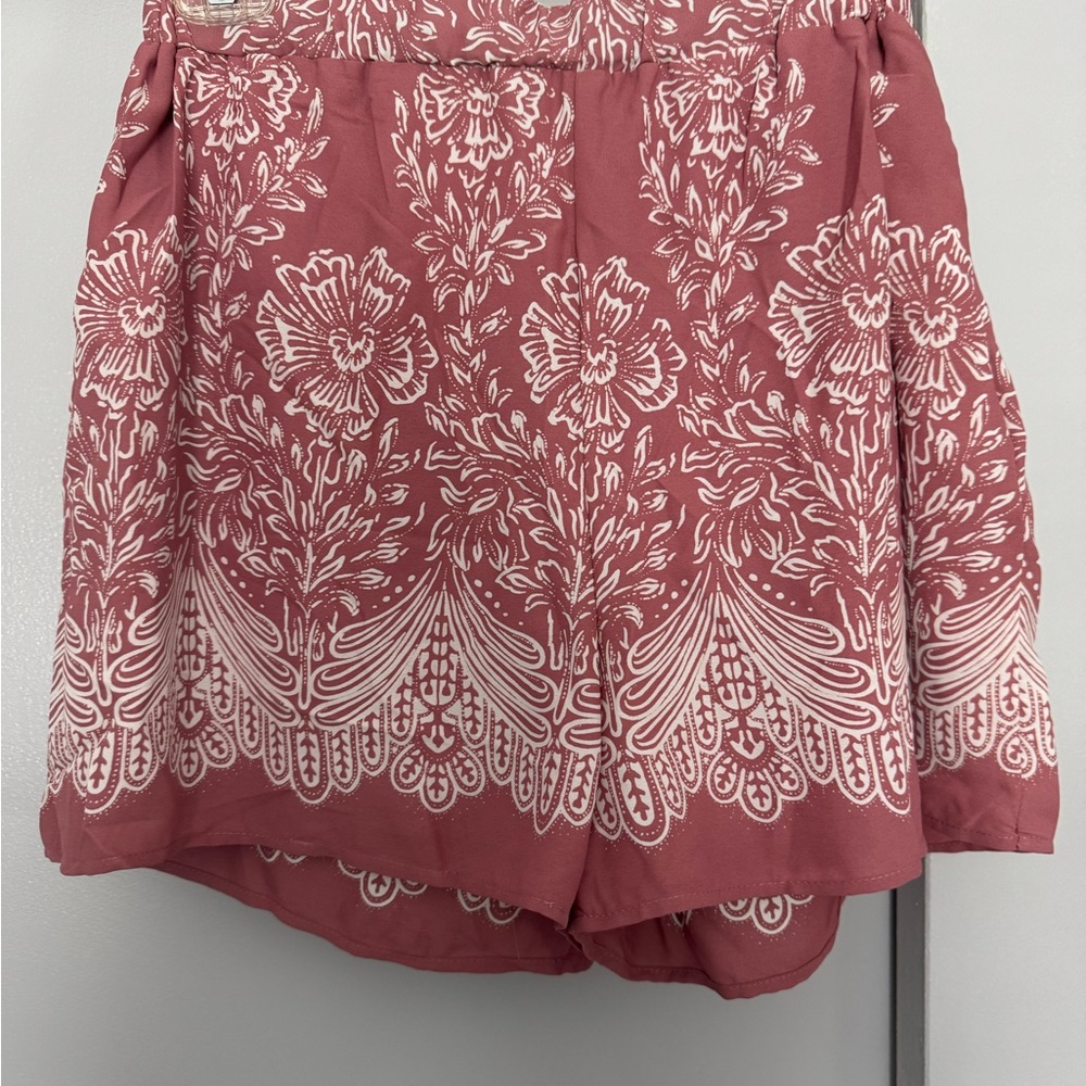 Floral Patterned Shorts in Pink and White